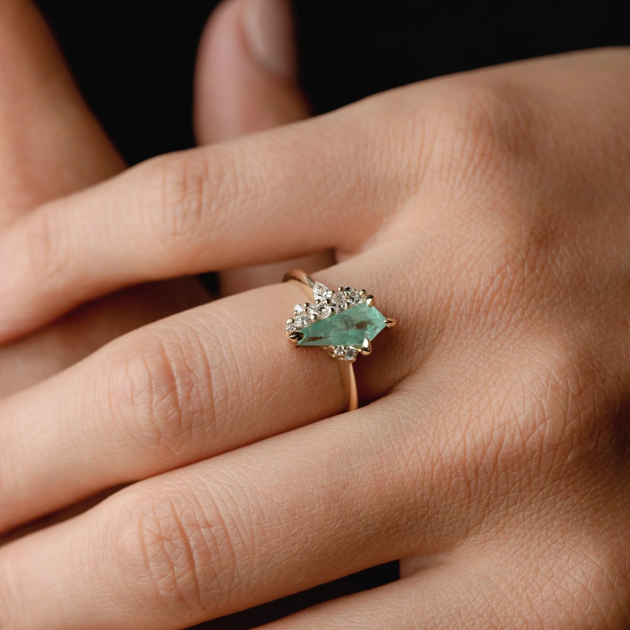 0.80ct Irregular Cluster of Menzies Emerald - Image 6