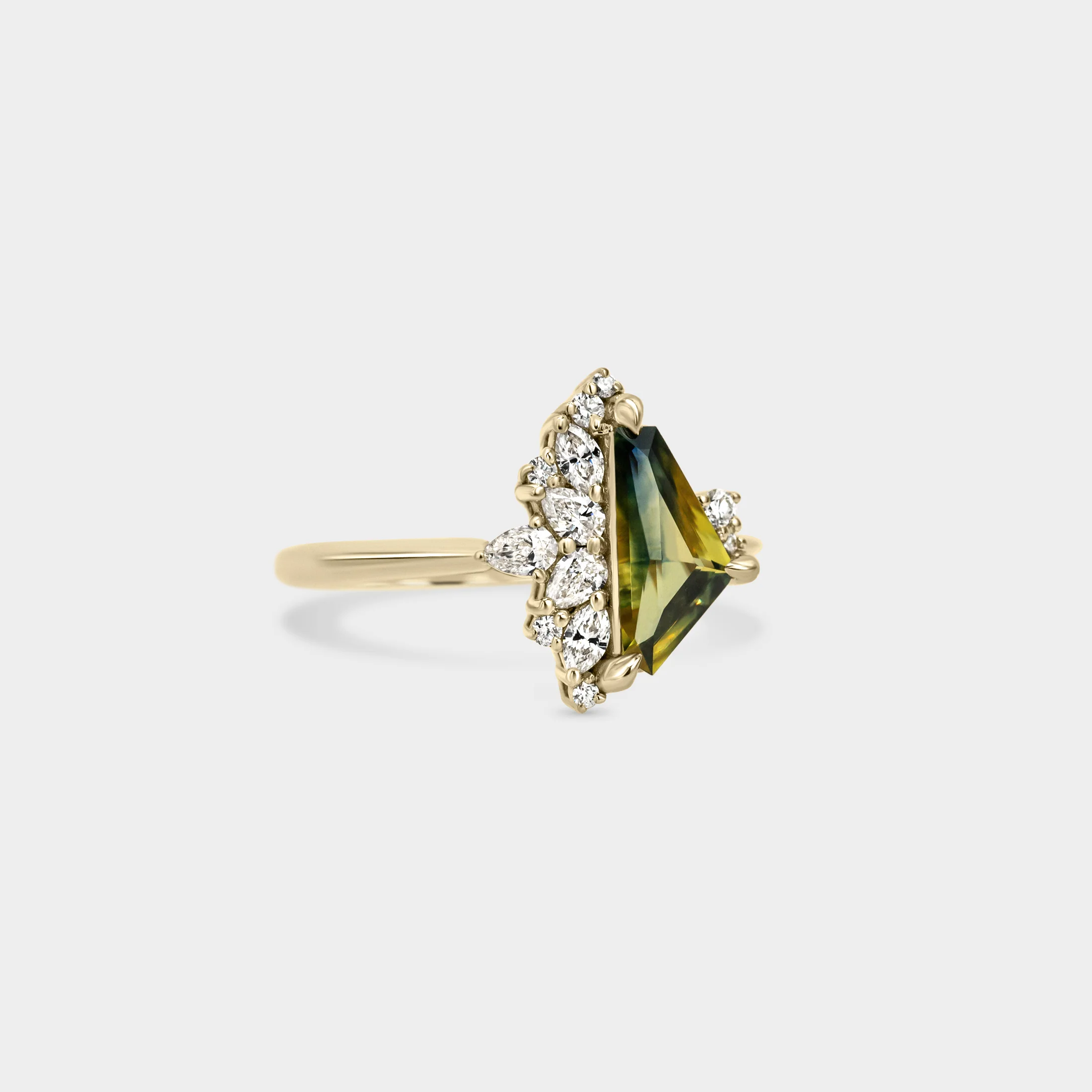 0.92ct Irregular Cluster of Parti Sapphire & diamond - Image 2