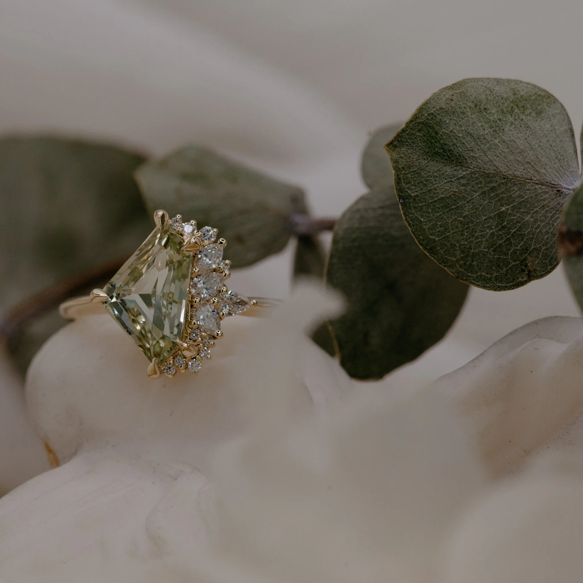 2.01ct Irregular Cluster of Sapphire - Image 5