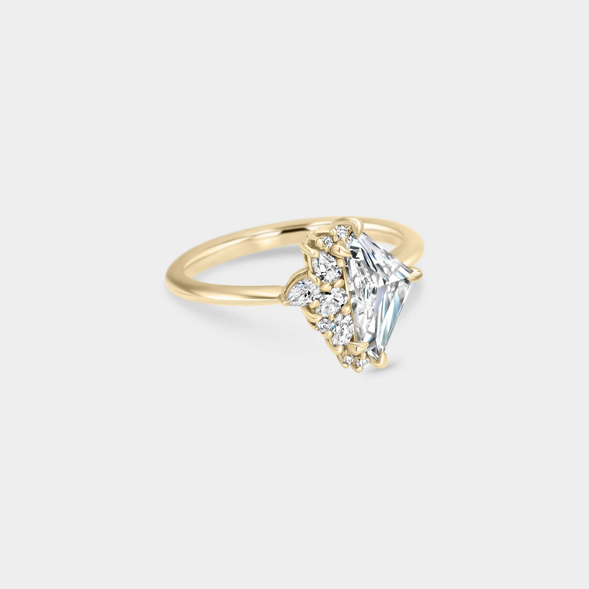 Irregular Cluster of White Diamond - Image 3
