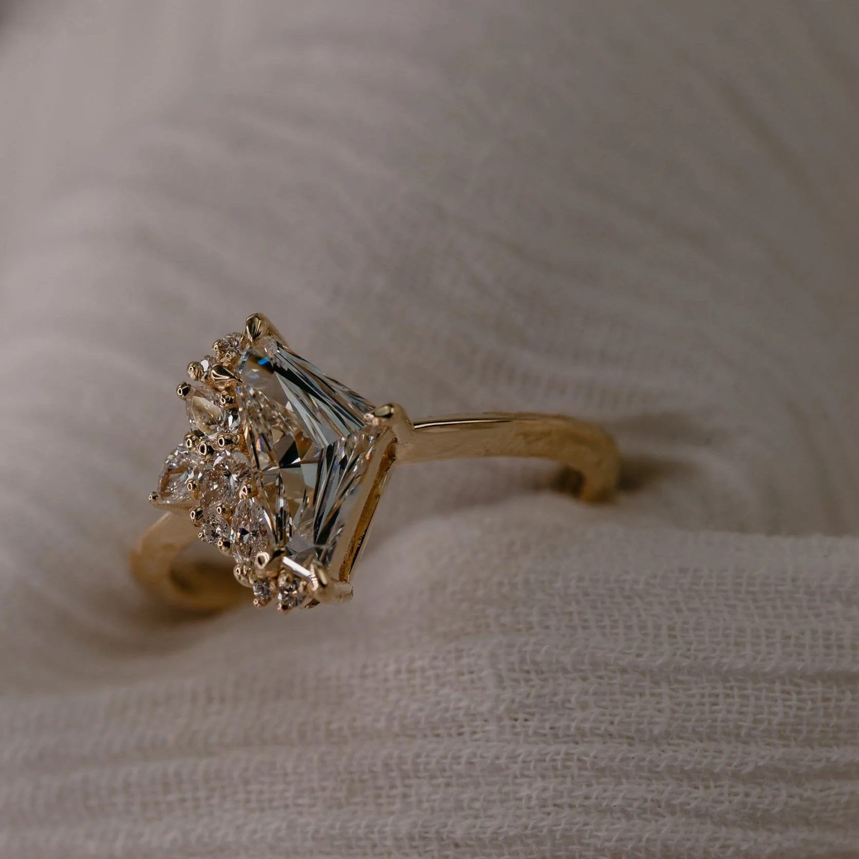 Irregular Cluster of White Diamond - Image 6