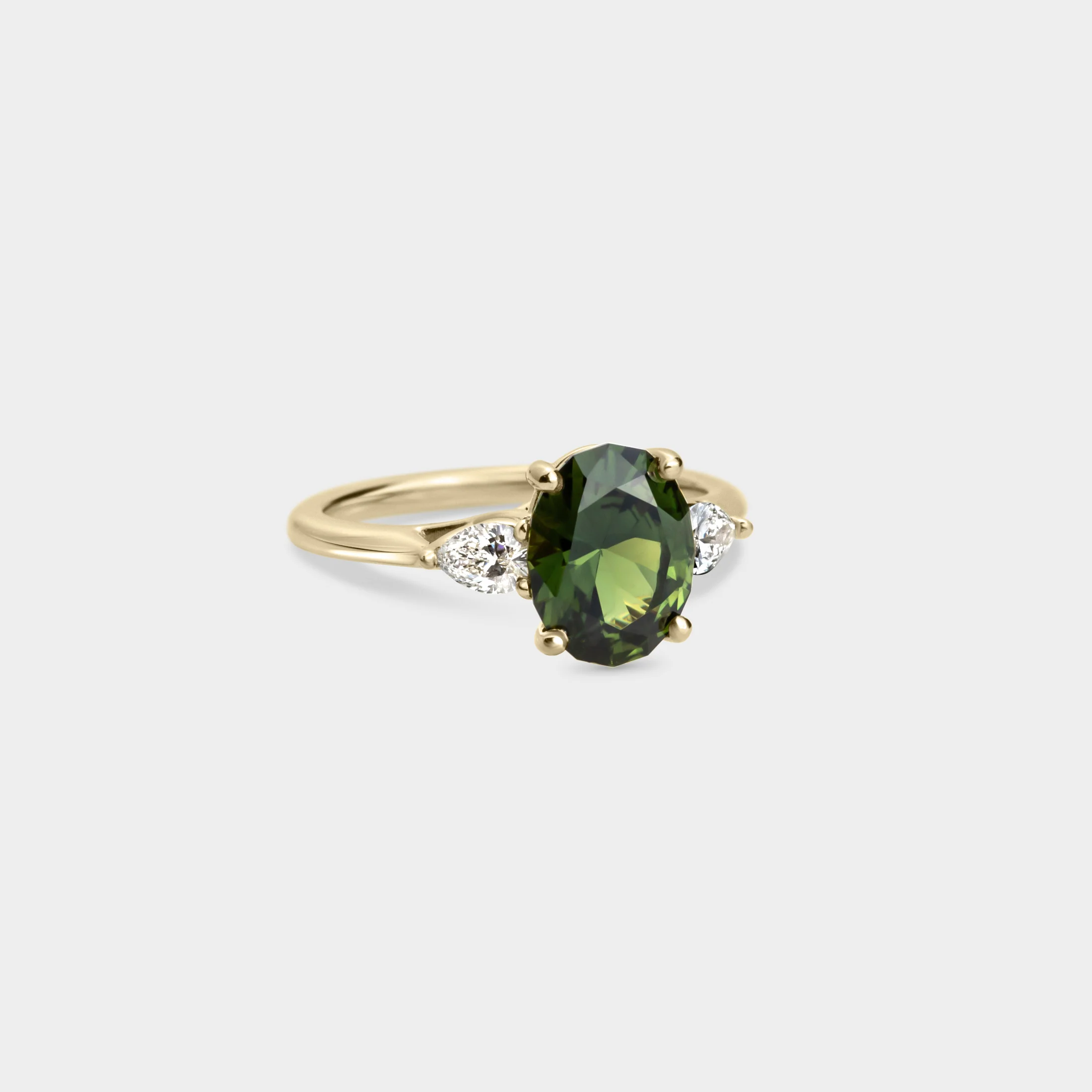 2.50ct Trio of Green Sapphire & Pear Diamond - Image 2