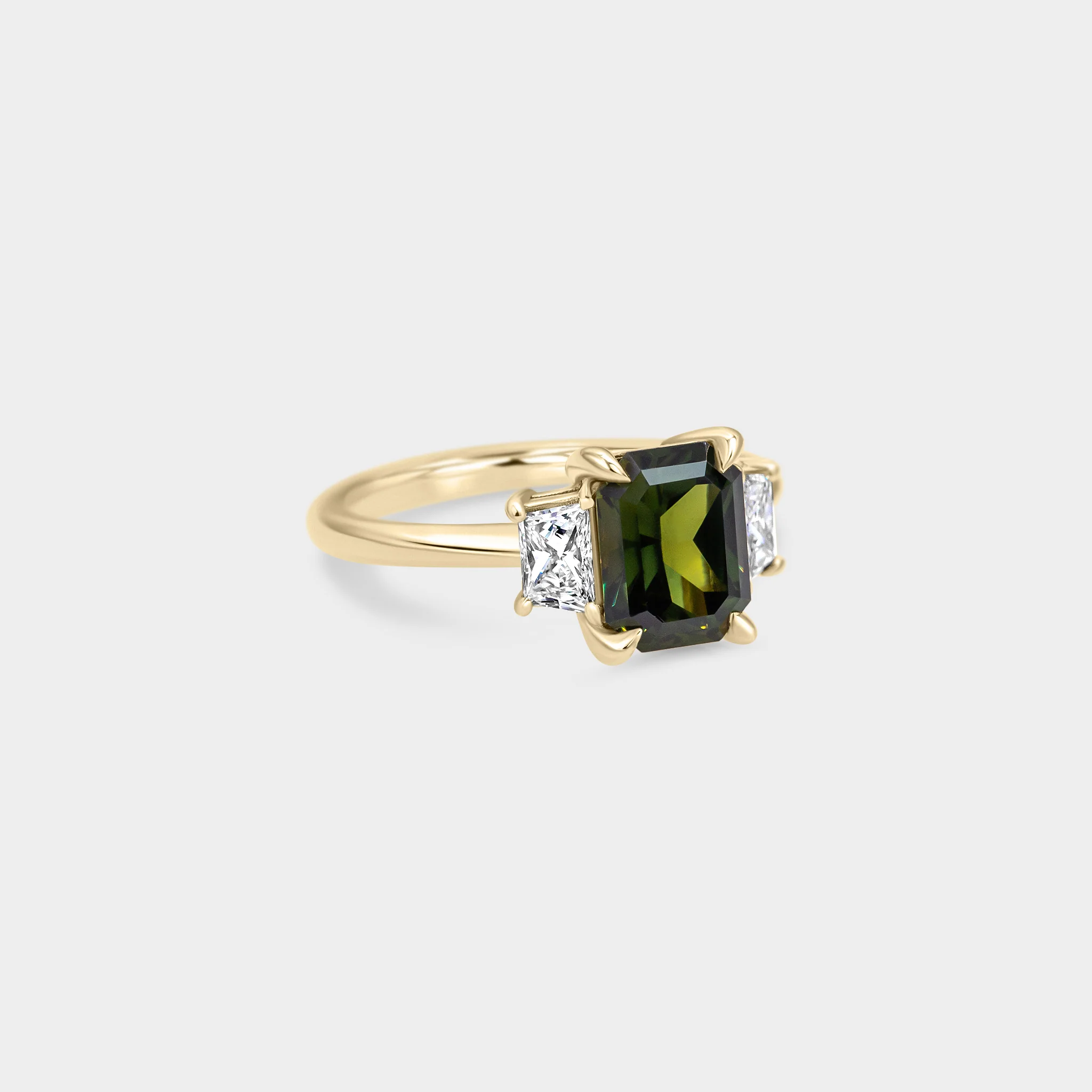 2.35ct Three Stone of Sapphire & Diamond - Image 2