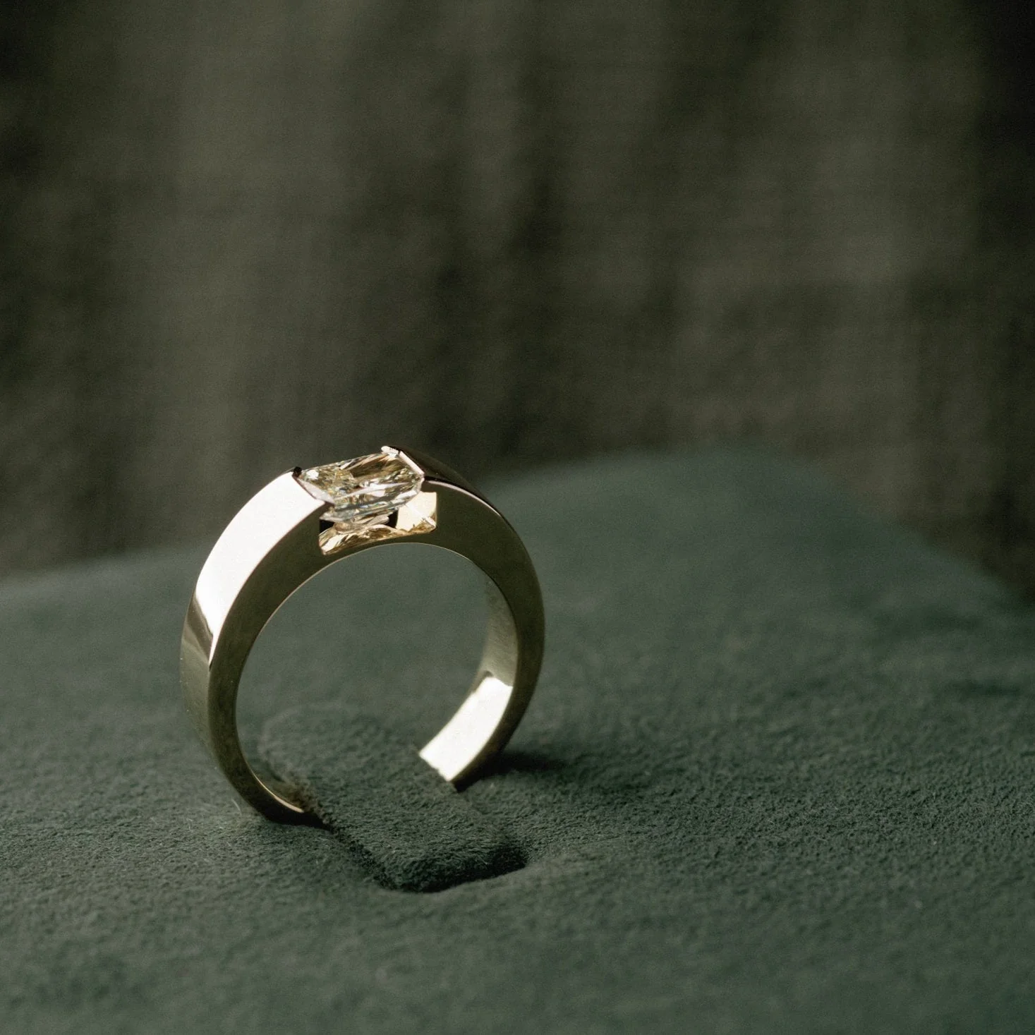 1.06ct Semi-Tension Radiant Set - Image 4