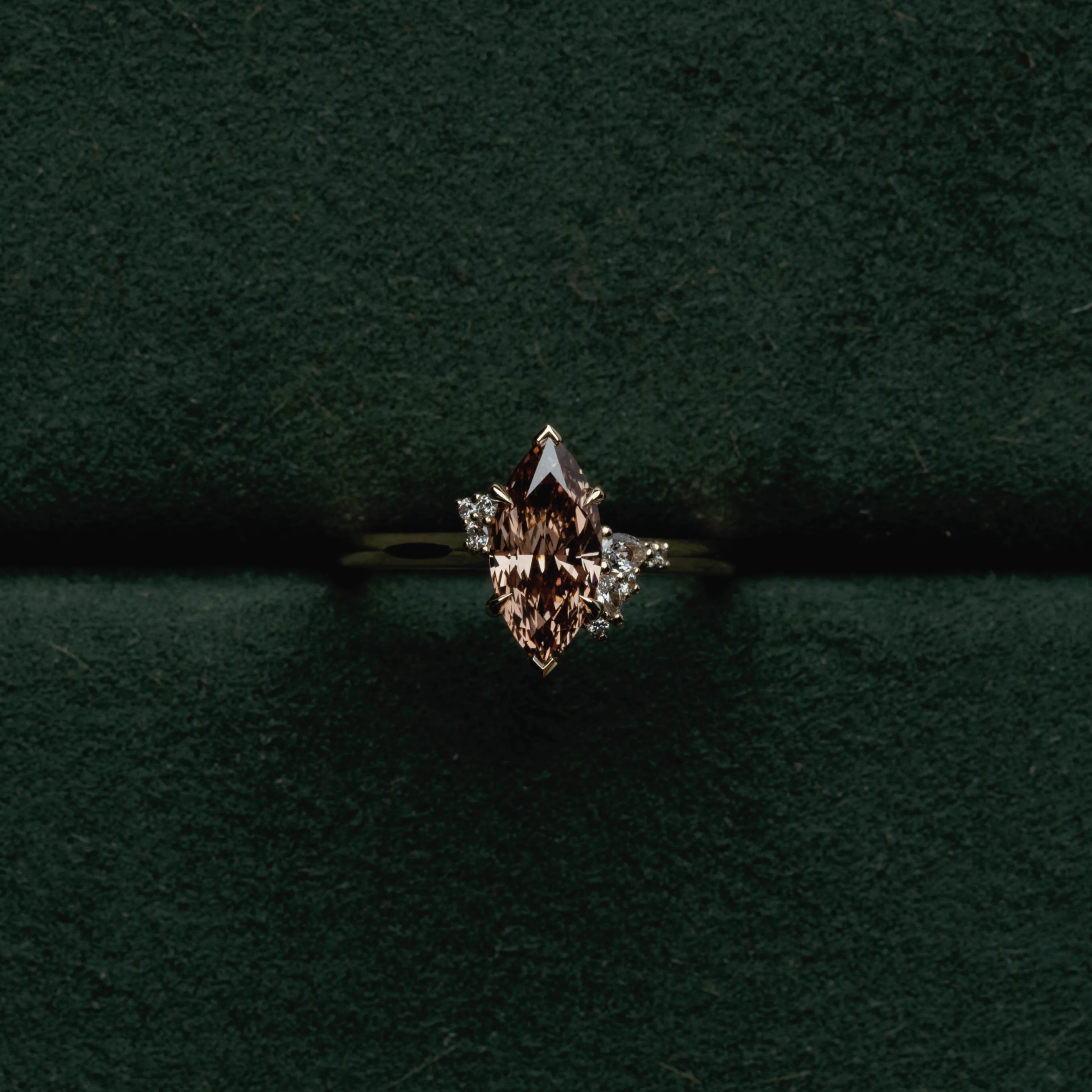 1.22ct Asymmetrical Cluster of Champagne Marquise & Diamond - Image 3