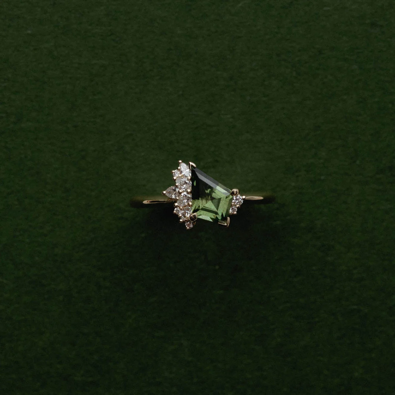 1.23ct Irregular Cluster of Kite Sapphire & Diamond - Image 7