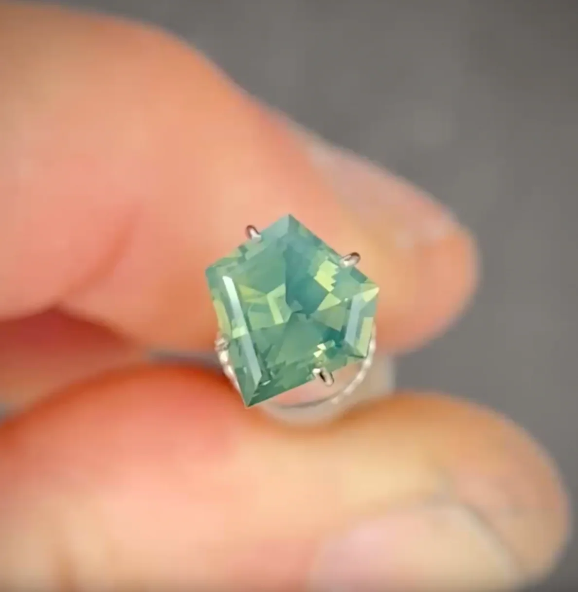 1.28ct Freeform Green Sapphire - Image 2