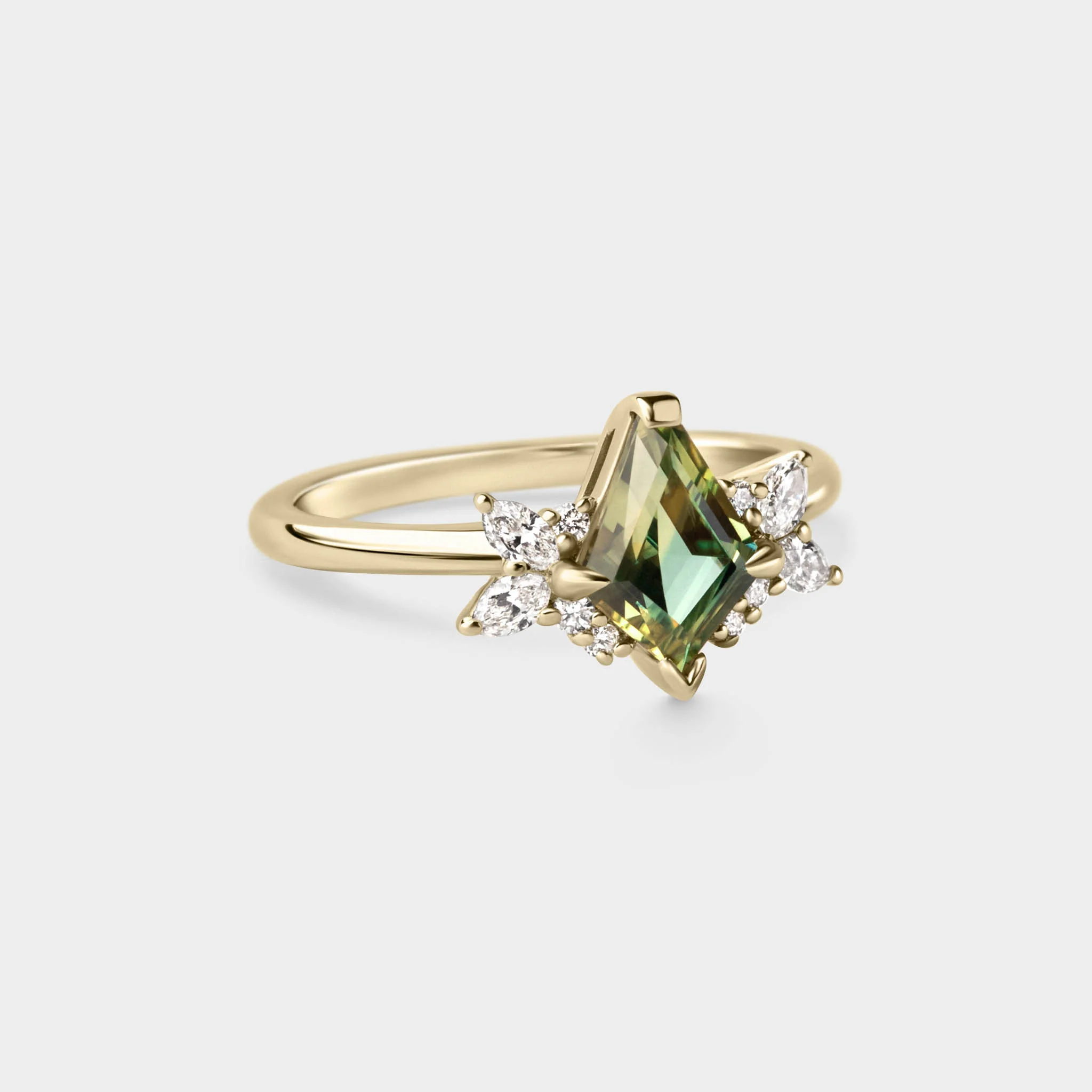 1.28ct Symmetrical Cluster of Kite Green Sapphire & Diamond - Image 2