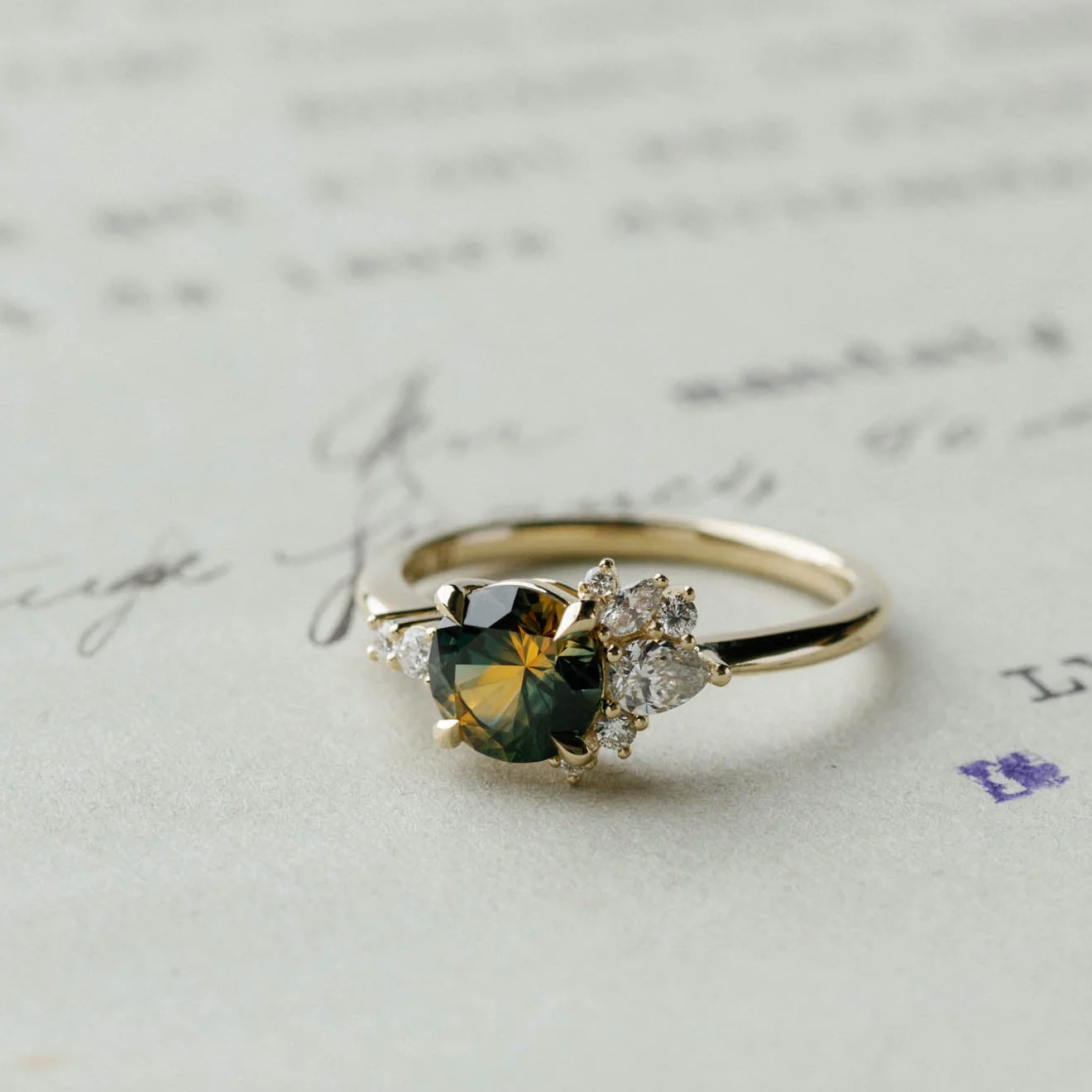1.33ct Asymmetrical Cluster of Round Parti Sapphire & Diamond - Image 6