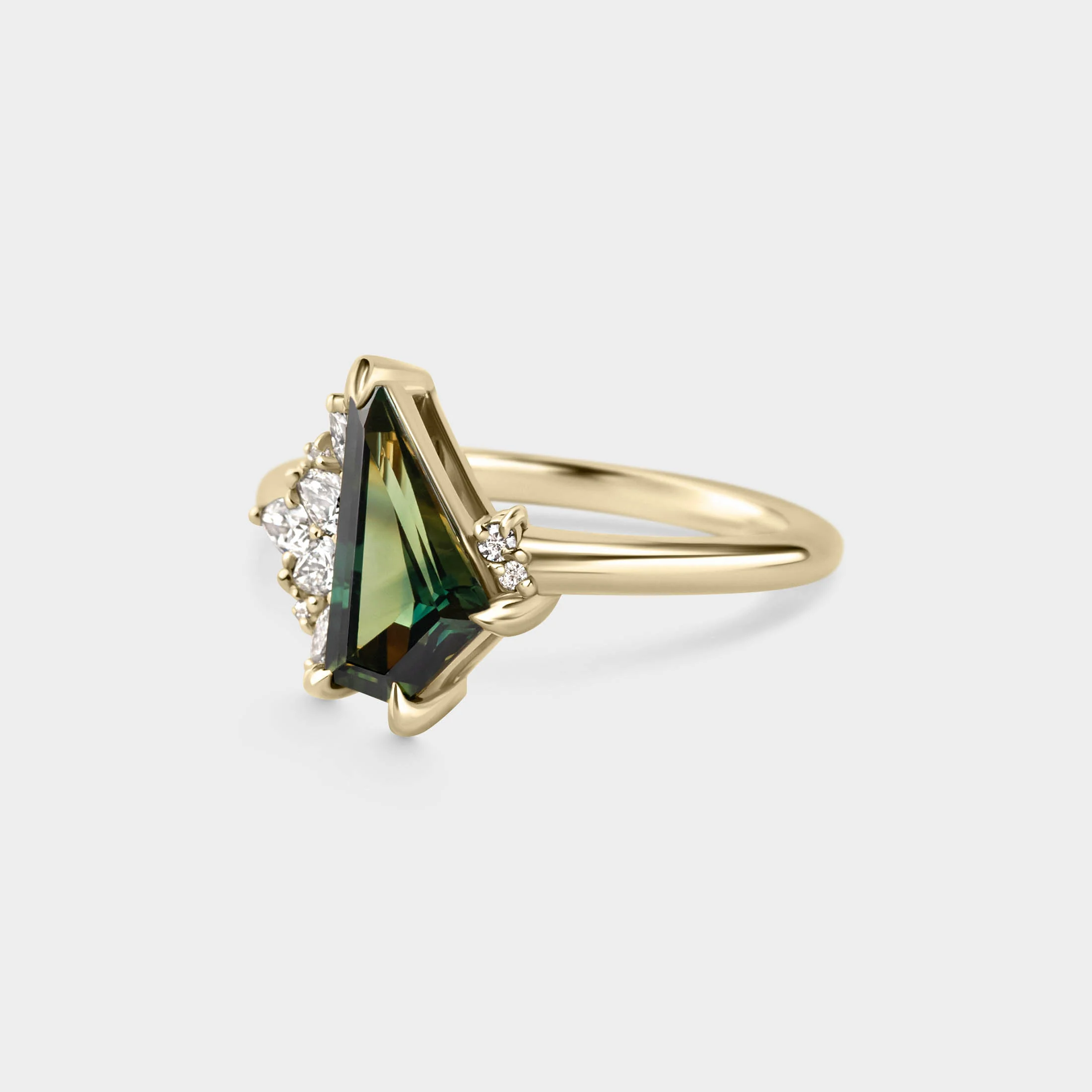 1.63ct Irregular Cluster of Teal Sapphire & Diamond - Image 3