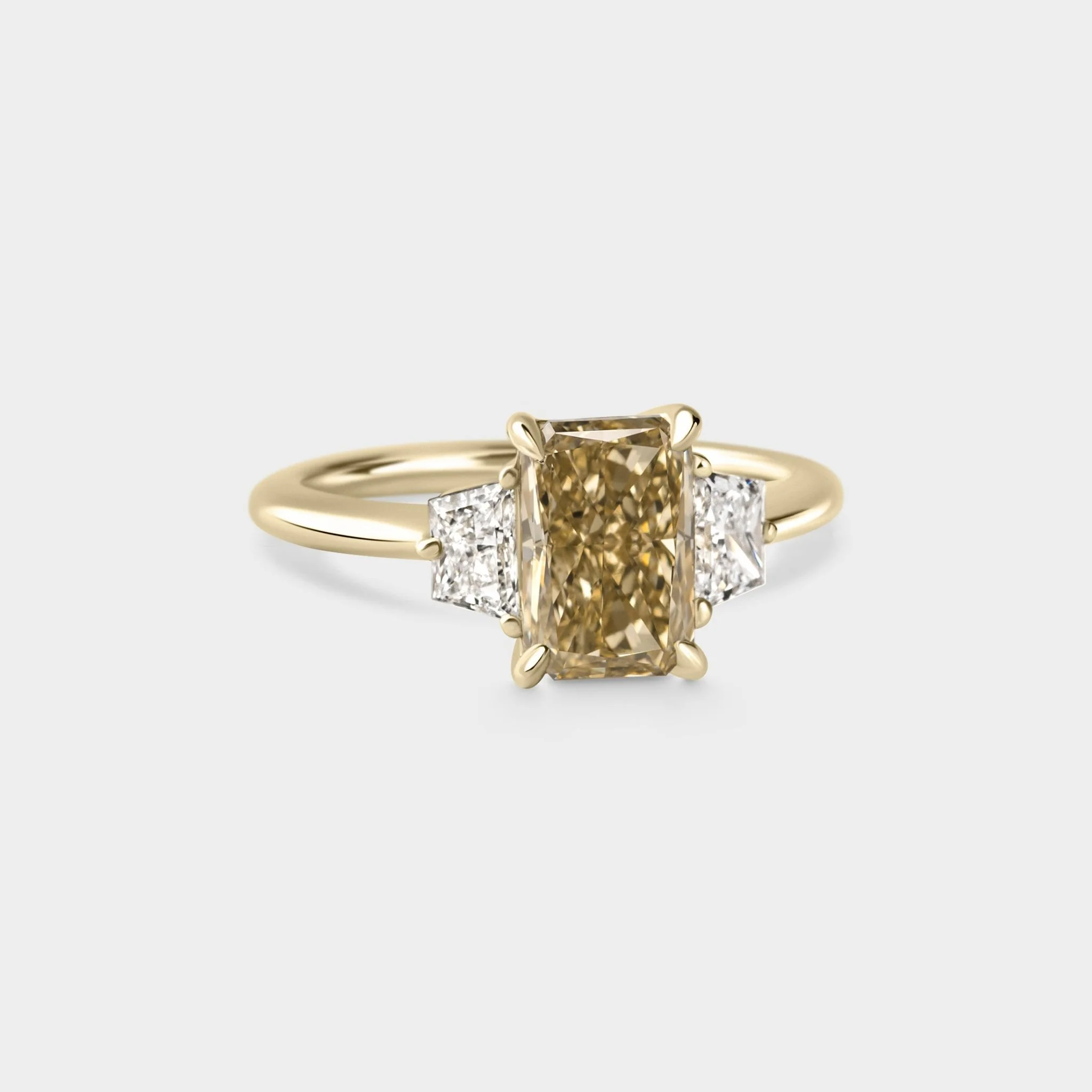 1.74ct Three Stone of Radiant & Diamond - Image 2