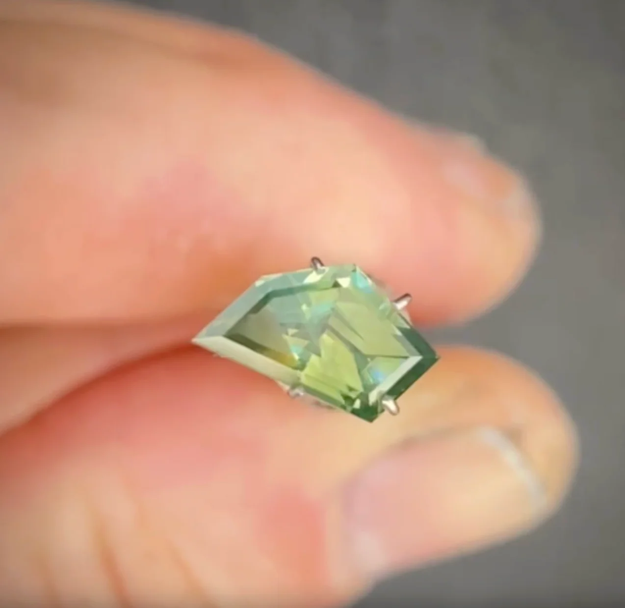 1.86ct Freeform Green Sapphire - Image 2