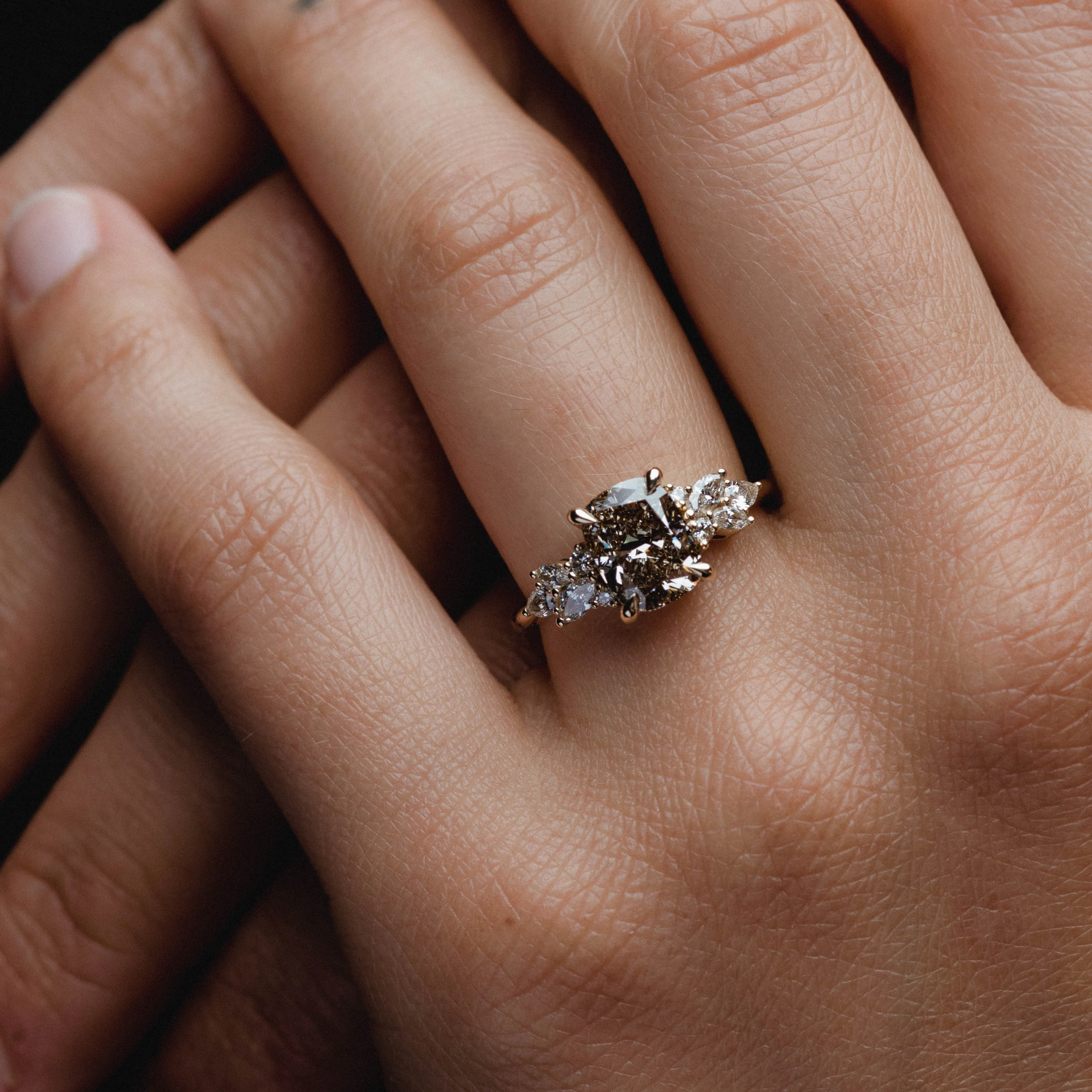 2.00ct Symmetrical Cluster of Champagne Cushion & Diamond - Image 3
