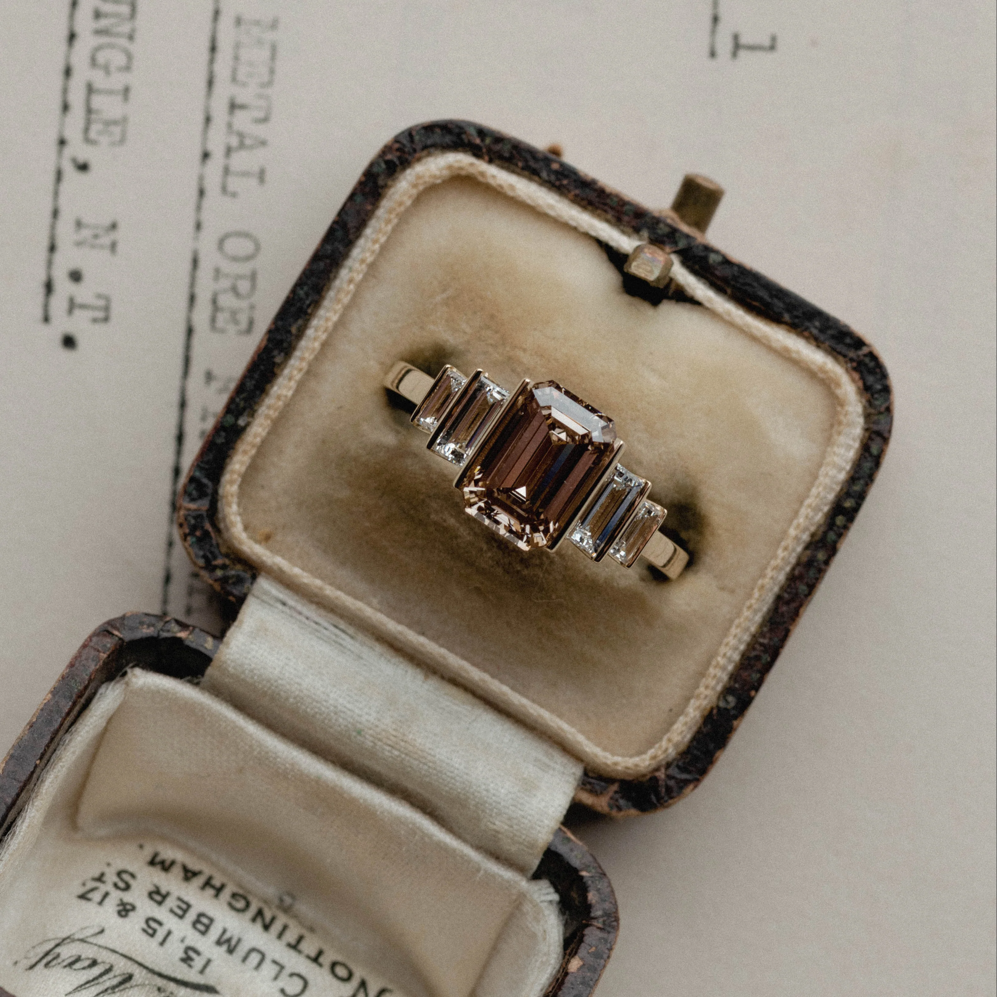 2.02ct Five Stone of Champagne Emerald Cut & Baguette - Image 4