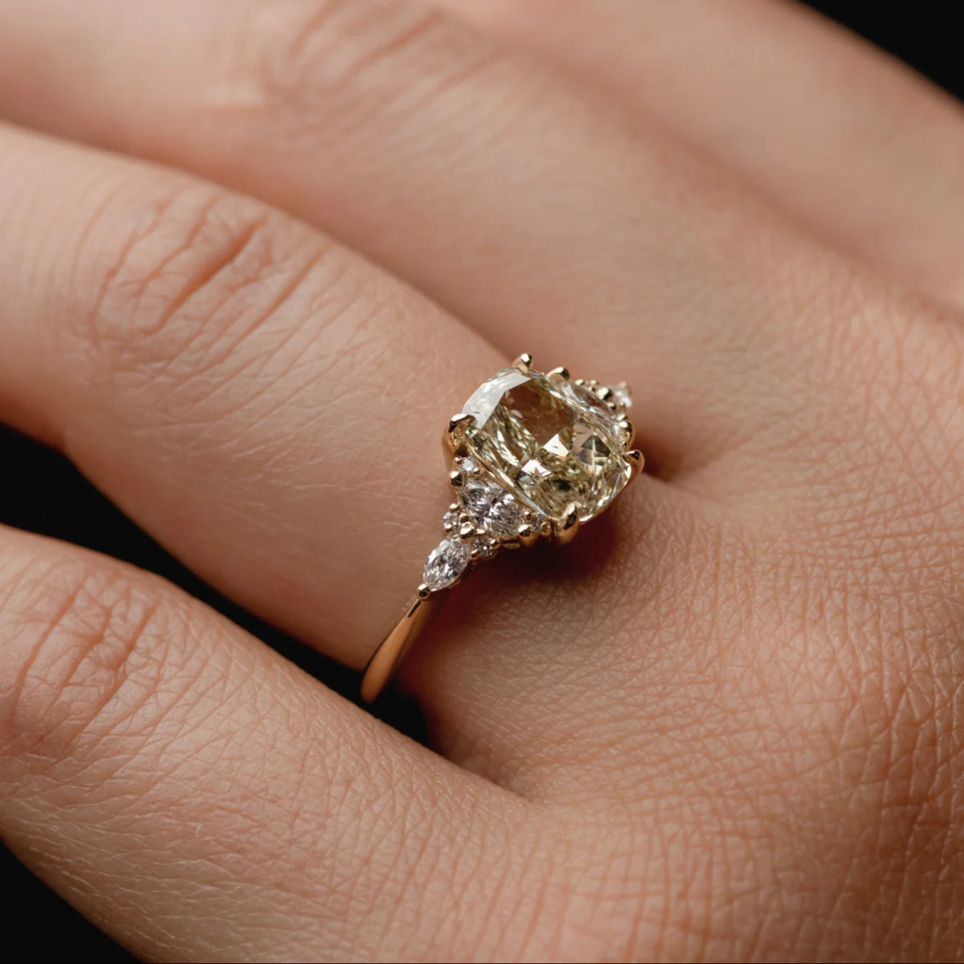 2.02ct Symmetrical Cluster of Yellow Lab Grown Diamond - Image 5
