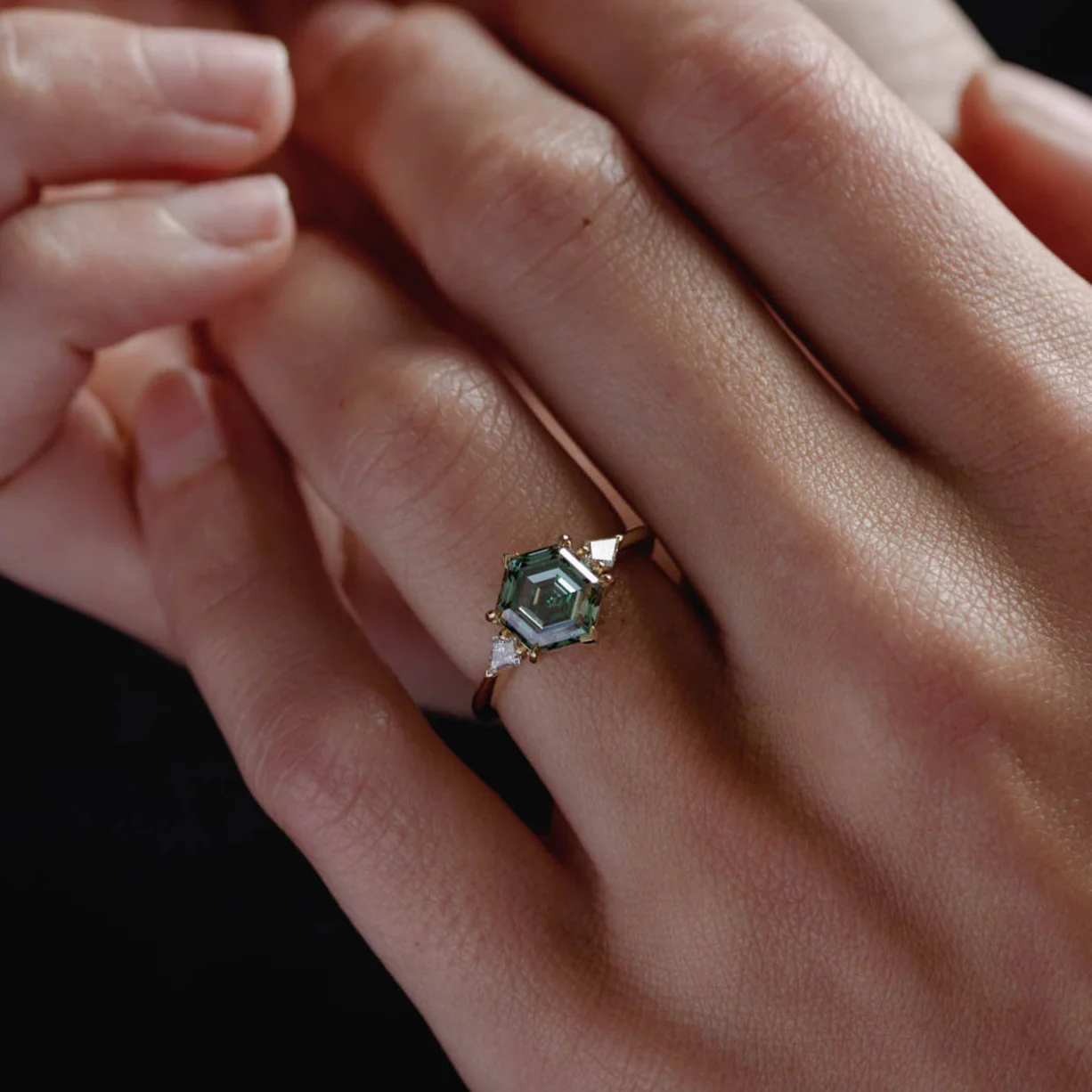2.49ct Three Stone of Hex & Kite Lab Grown Diamond - Image 4