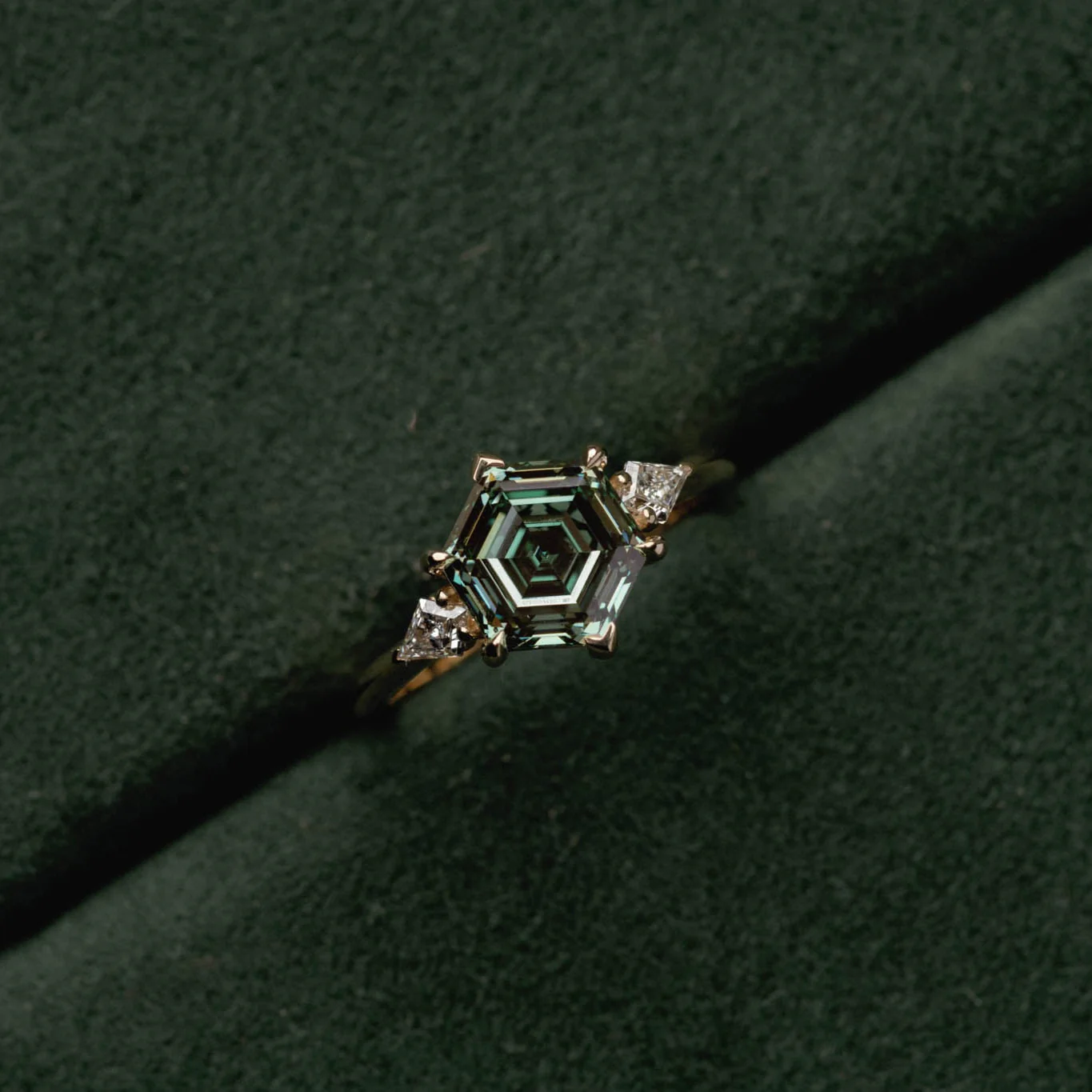 2.49ct Three Stone of Hex & Kite Lab Grown Diamond - Image 5
