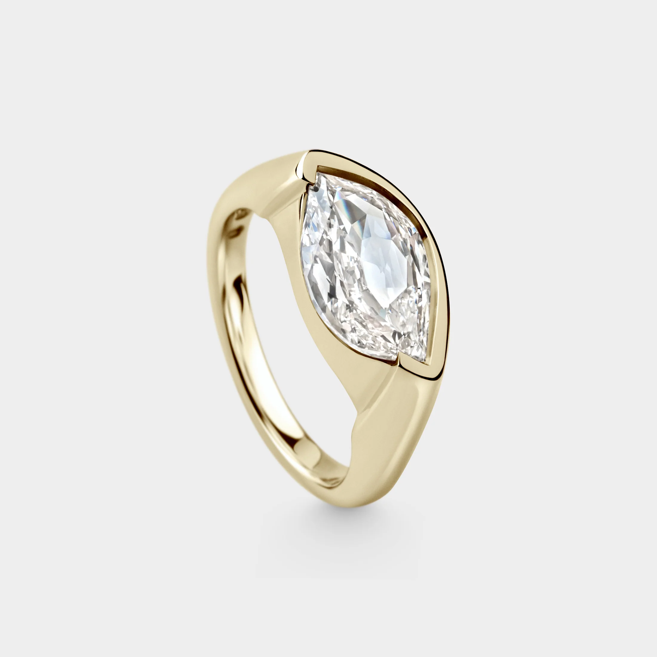 2.52ct Unique Flame Cut, Three-Quarter Bezel - Image 2