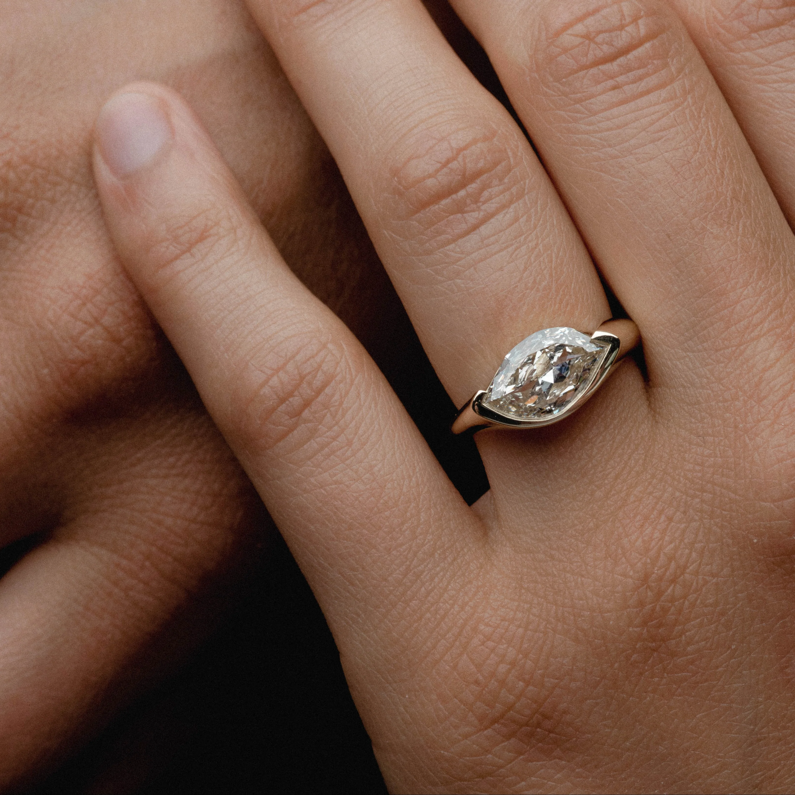 2.52ct Unique Flame Cut, Three-Quarter Bezel - Image 6