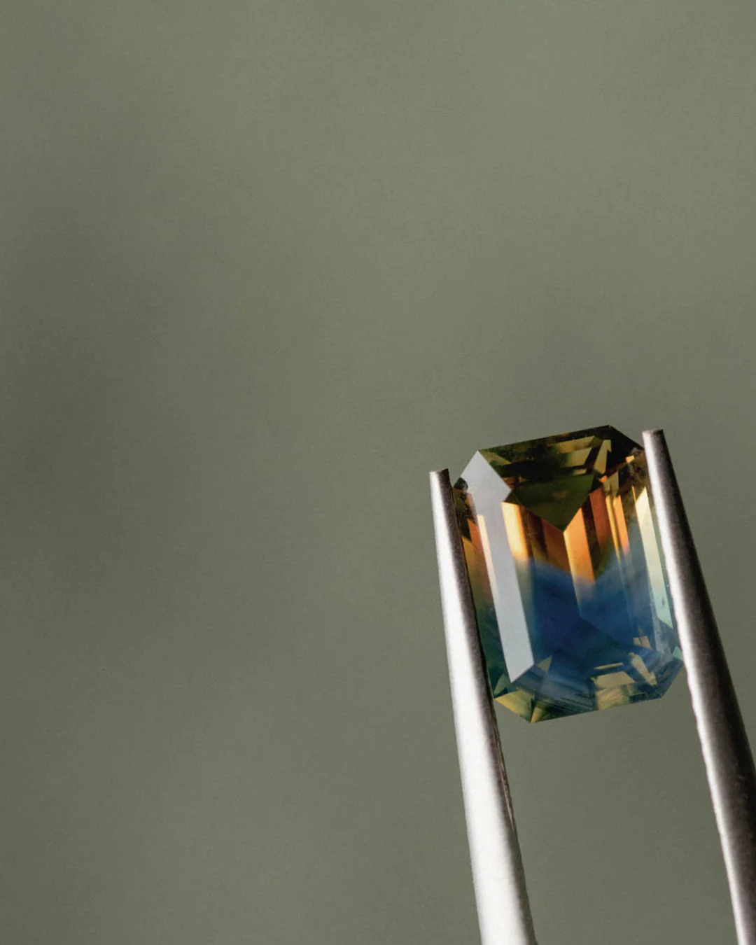 2.72ct Seven Stone of Blue/Orange Parti Sapphire & Diamond - Image 7