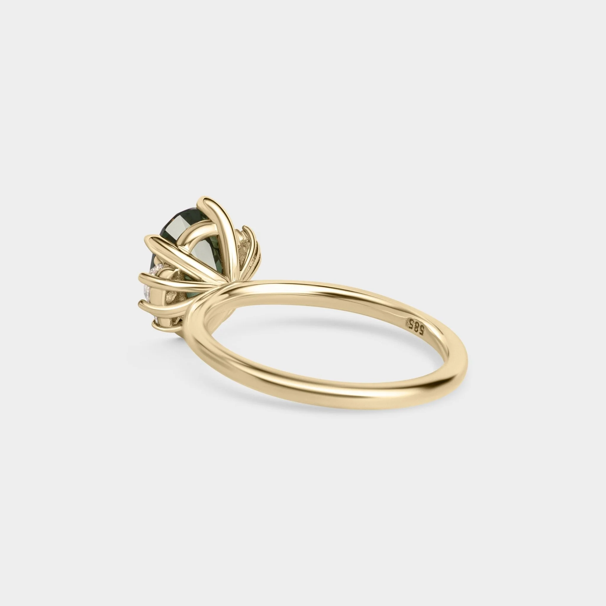 2.73ct Off-Set Asymmetrical Cluster of Green Sapphire - Image 4