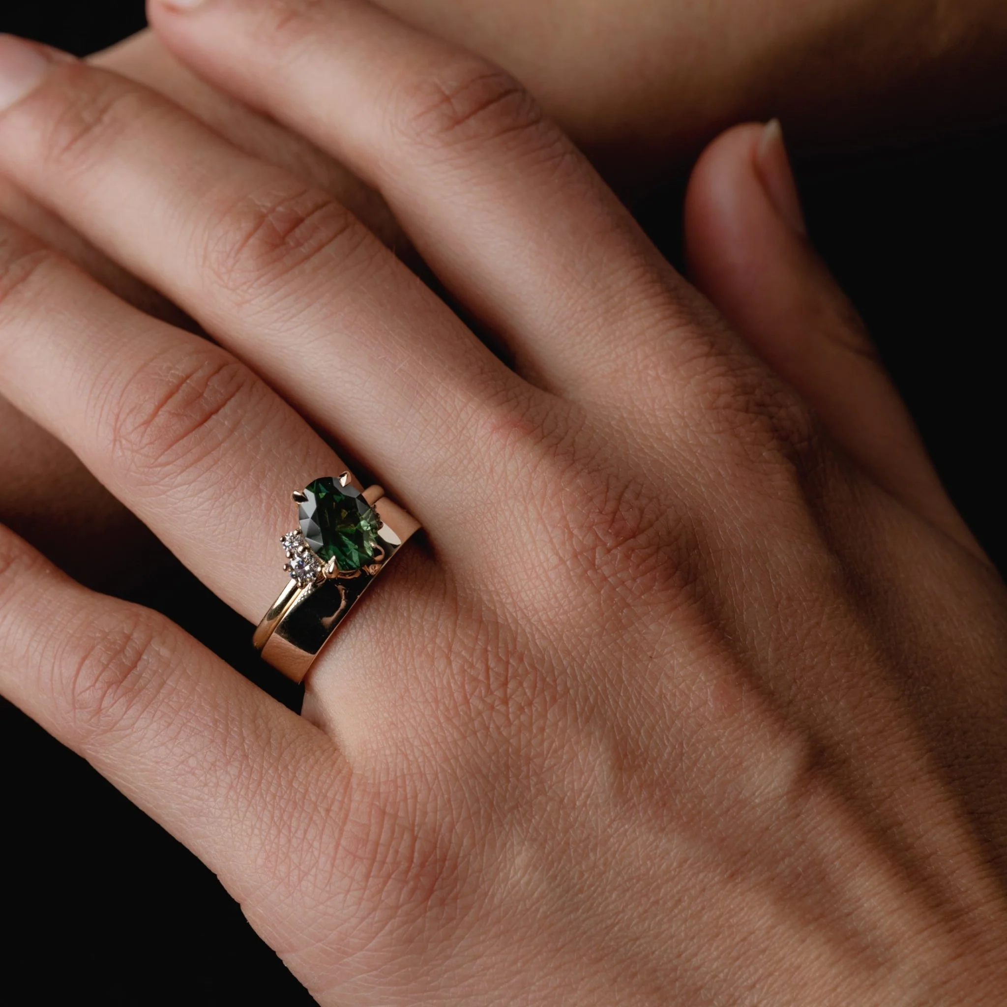 2.73ct Off-Set Asymmetrical Cluster of Green Sapphire - Image 6