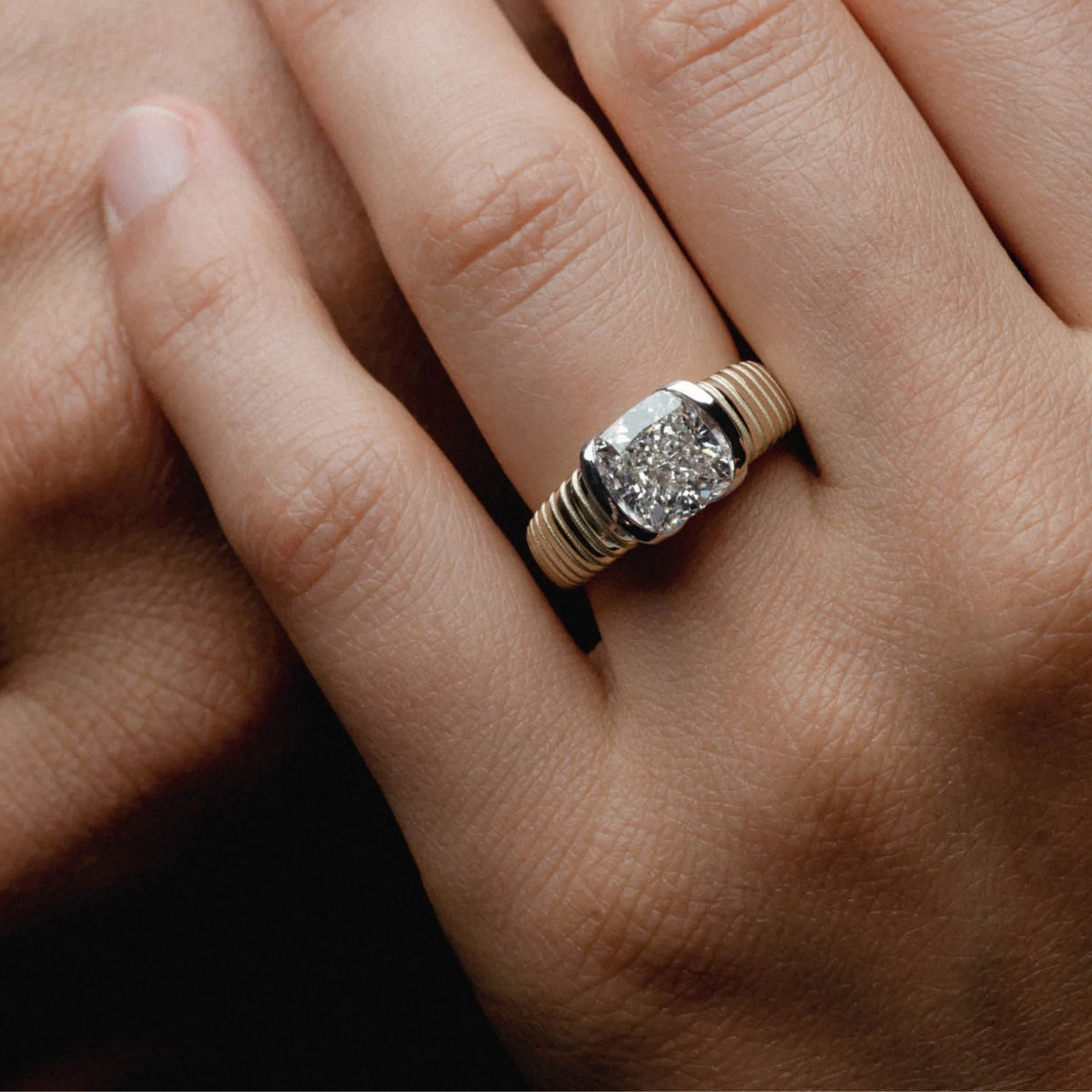 3.02ct Two Tone Ribbed, Cushion Lab Diamond - Image 3