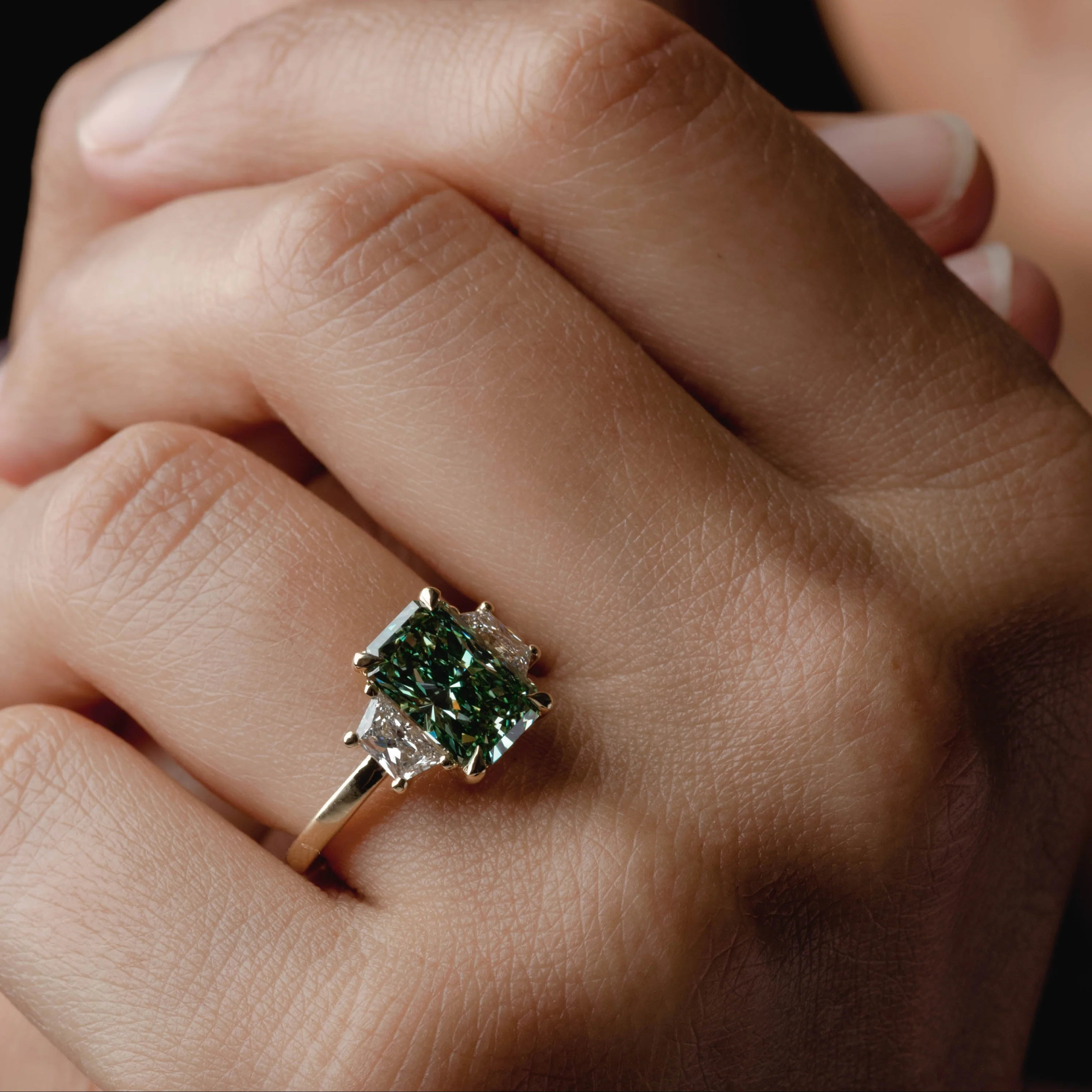 3.28ct Three Stone of Green Radiant & Trapezoid - Image 2