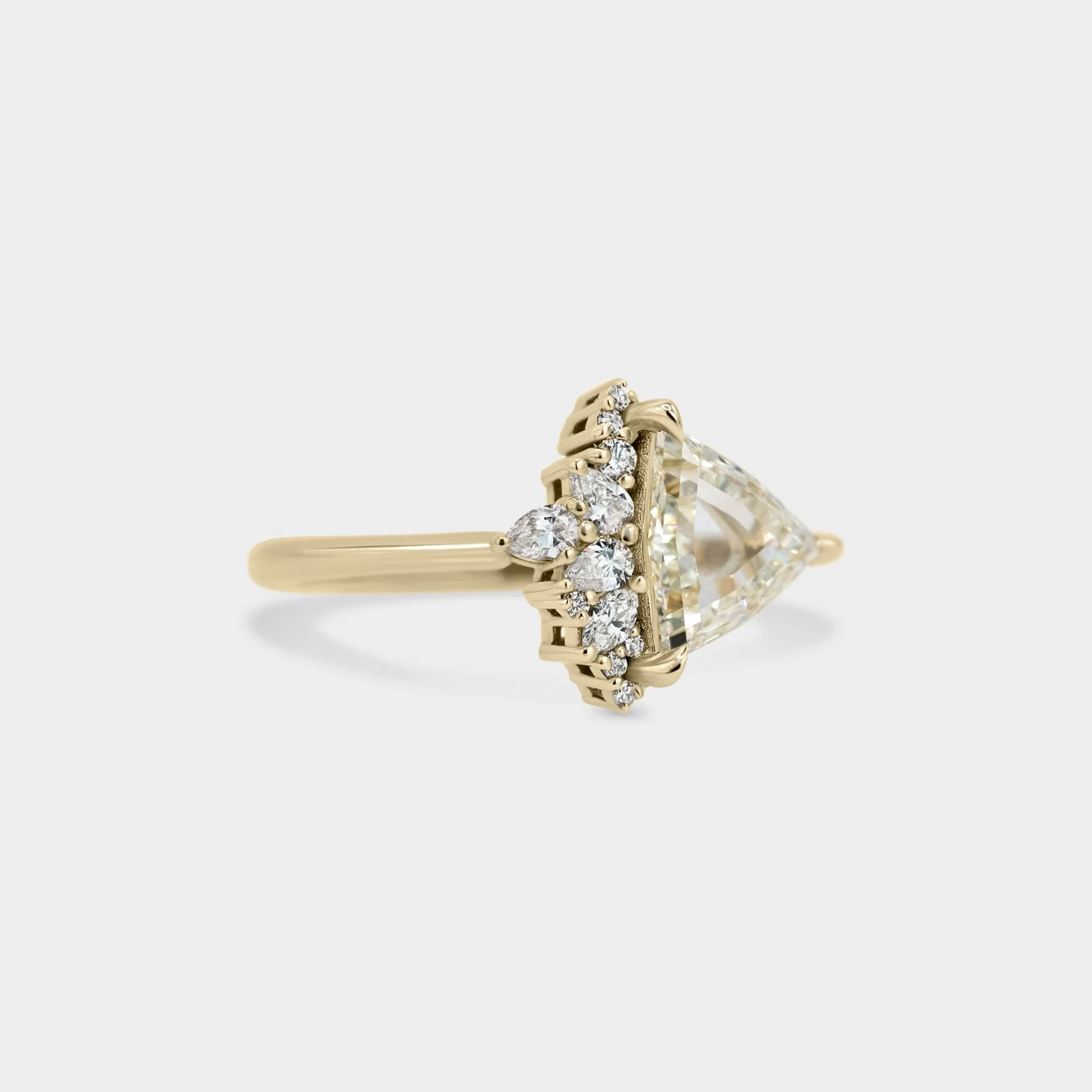 1.34ct Irregular Cluster of Warm White Diamond - Image 2