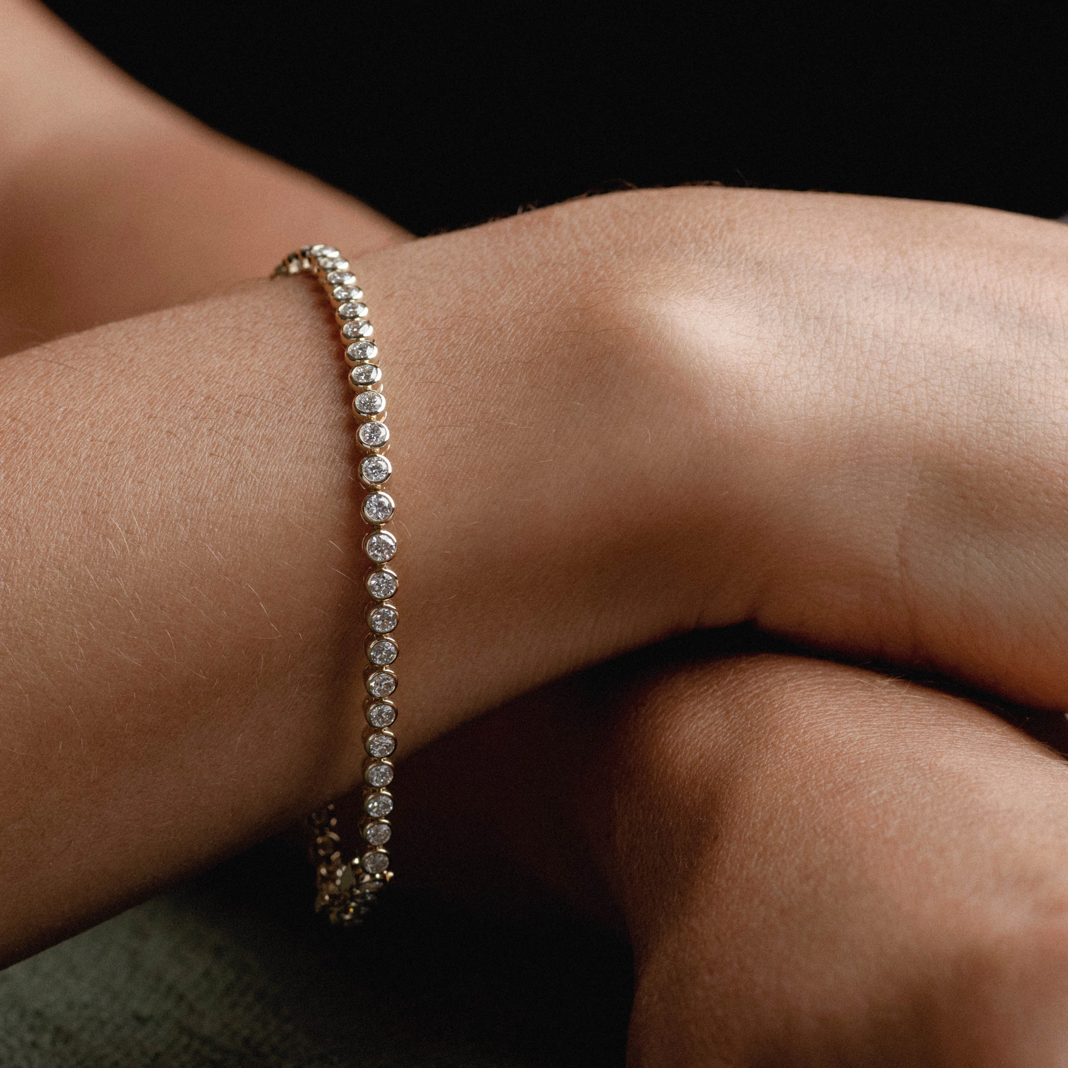 Round Bezel Diamond Tennis Bracelet - Image 4