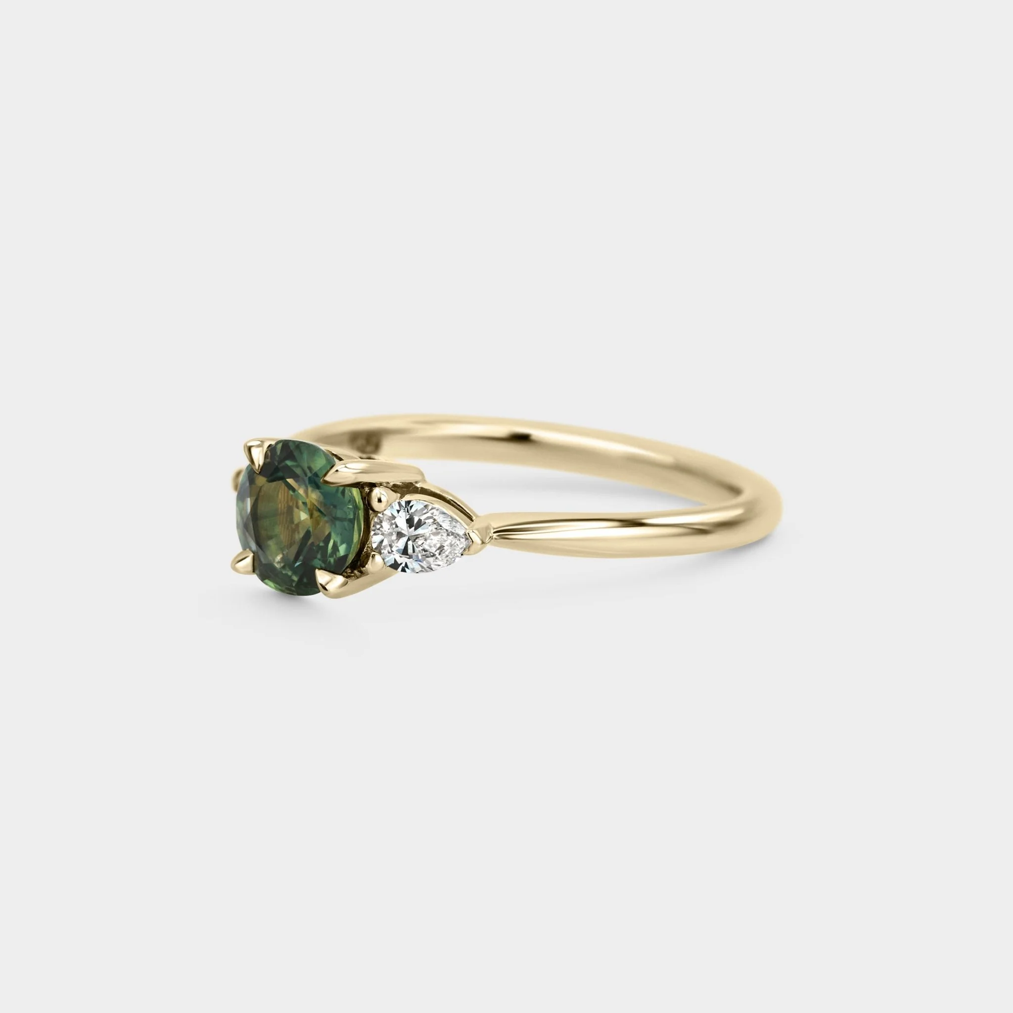 Three Stone of Sapphire & Diamond - Image 3