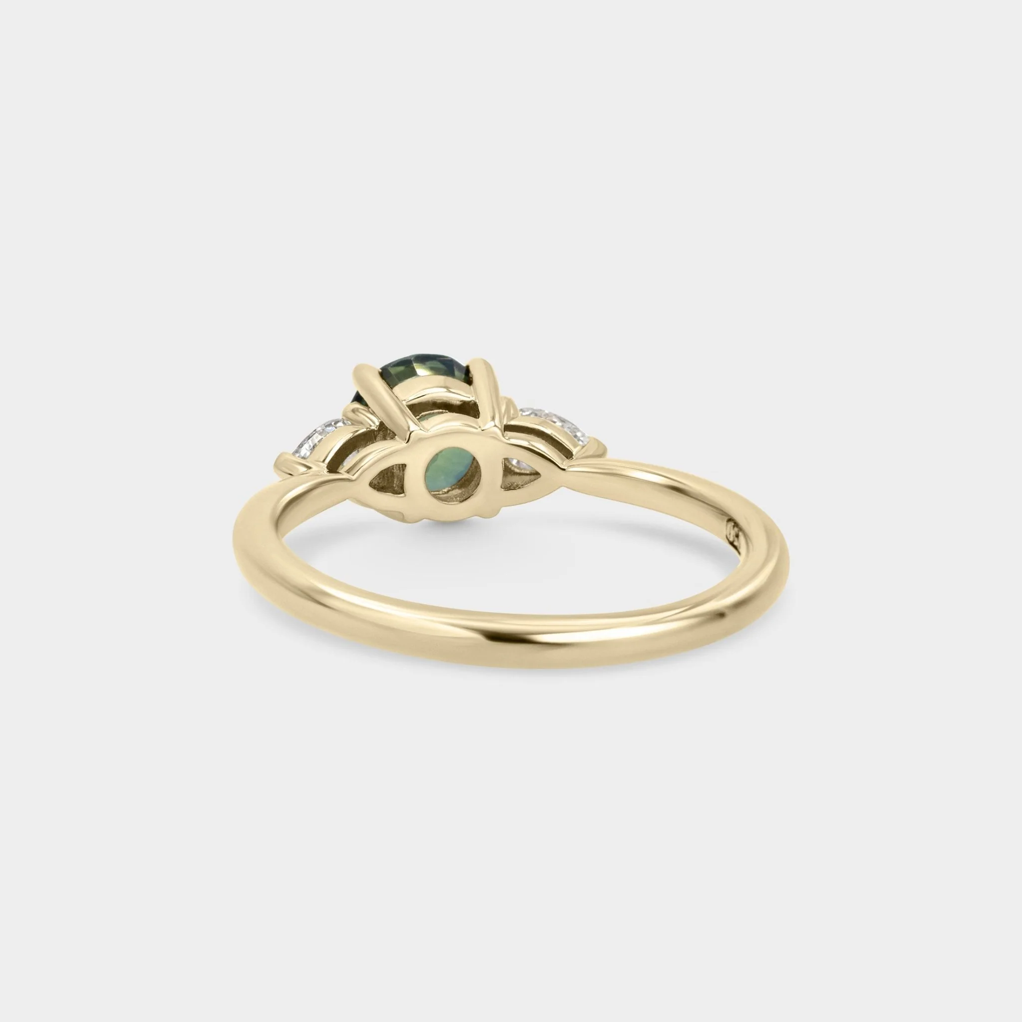 Three Stone of Sapphire & Diamond - Image 4