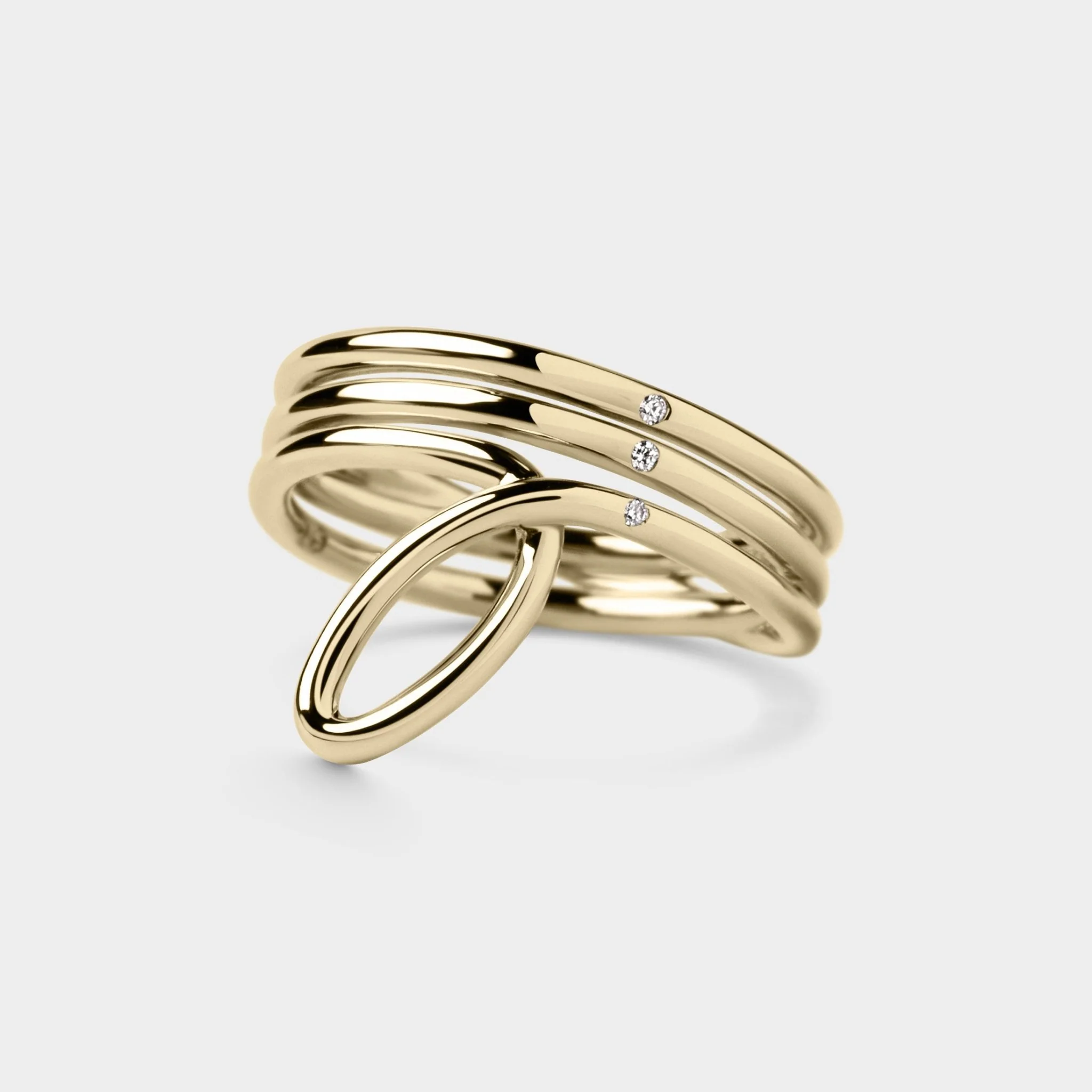 Twisted Loop w/ Diamond